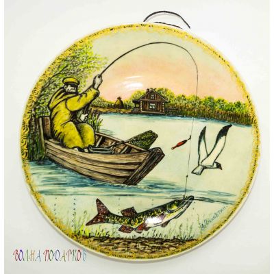 Купить Тарелка настенная "Рыбак в лодке" в Москве
